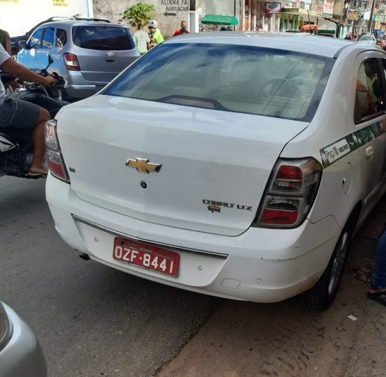 Veículo usado pelos meliantes.