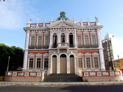 Fachada do Palácio Paranaguá.