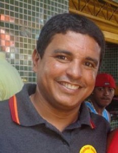 Nascimento seguindo às orientações do pai. 