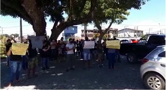 Trabalhadores protestaram em Ilhéus. 