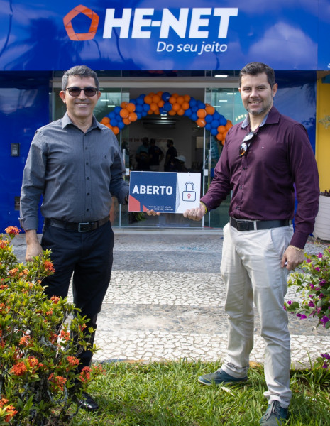 Momento da inauguração da loja.