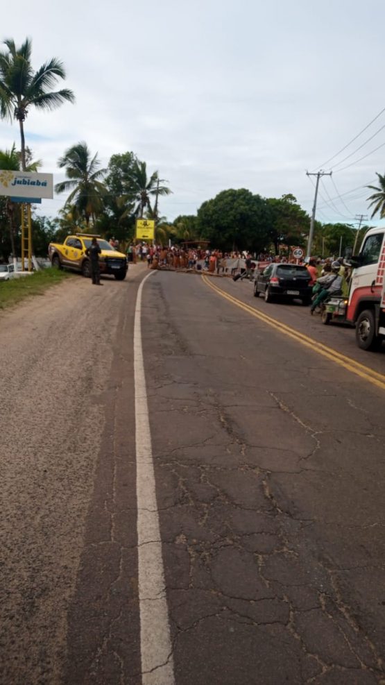 Pista totalmente bloqueada.