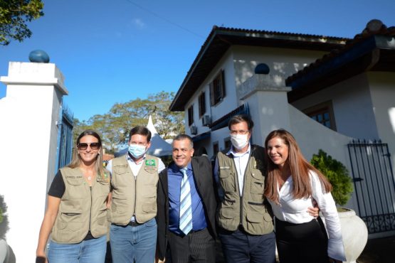 João Roma sendo recepcionado pelo séc. Fábio Jr.