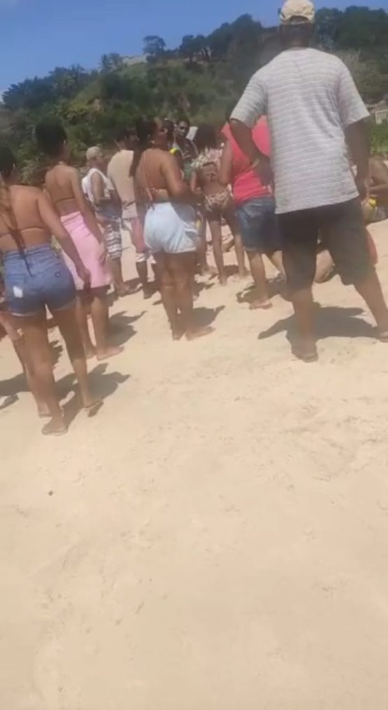 População aglomerou na praia.